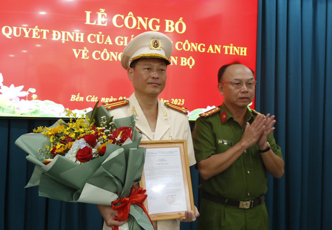 Công an Bình Dương thay đổi nhiều lãnh đạo cấp phòng, huyện - Ảnh 1. Công an Bình Dương thay đổi nhiều lãnh đạo cấp phòng, huyện - Ảnh 1.