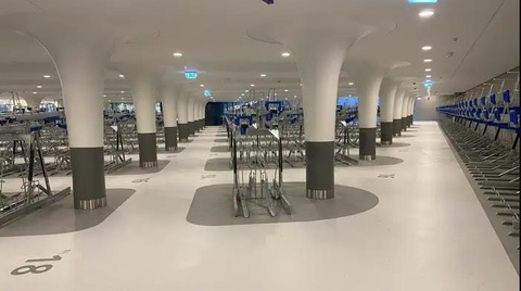 Khám phá nhà để xe đạp ngầm đẹp nhất thế giới ở Amsterdam - Ảnh 7. Khám phá nhà để xe đạp ngầm đẹp nhất thế giới ở Amsterdam - Ảnh 7.