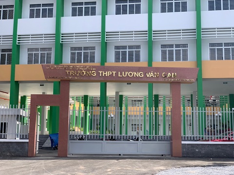 Sở GD-ĐT TP.HCM xử lý vụ miễn nhiệm 9 tổ trưởng, tổ phó ở Trường THPT Lương Văn Can - Ảnh 1. Sở GD-ĐT TP.HCM xử lý vụ miễn nhiệm 9 tổ trưởng, tổ phó ở Trường THPT Lương Văn Can - Ảnh 1.