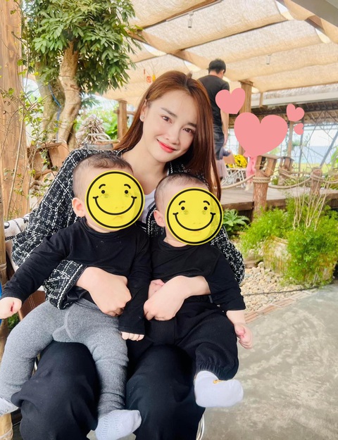Nhã Phương xin vía sinh đôi con trai, phải chăng đã có tin vui? - Ảnh 4. Nhã Phương xin vía sinh đôi con trai, phải chăng đã có tin vui? - Ảnh 4.