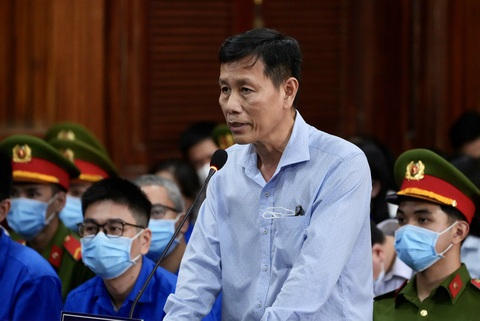 Vụ Sở Y tế Cần Thơ: Cựu giám đốc khai Hoàng Thị Thúy Nga biếu sở 200 triệu quà Tết - Ảnh 2. Vụ Sở Y tế Cần Thơ: Cựu giám đốc khai Hoàng Thị Thúy Nga biếu sở 200 triệu quà Tết - Ảnh 2.