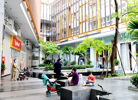Đường phố Sài Gòn - Những ký ức thân thương - Kỳ 8: Nguyễn Hữu Thọ - đường thanh xuân hướng biển - Ảnh 4. Cuộc sống của các cư dân mới ở Nhà Bè - Ảnh: TỰ TRUNG