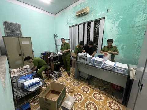 Điều tra vụ nhận hối lộ tại ba trung tâm đăng kiểm xe ở Đà Nẵng - Ảnh 1. Điều tra vụ nhận hối lộ tại ba trung tâm đăng kiểm xe ở Đà Nẵng - Ảnh 1.
