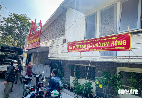 Thấy đội bắt chó thả rông, chủ ôm chó ‘tháo chạy’ - Ảnh 8. Thấy đội bắt chó thả rông, chủ ôm chó ‘tháo chạy’ - Ảnh 8.