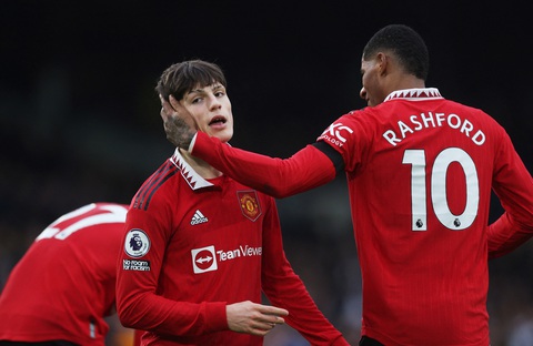 Bùng nổ 10 phút cuối, Man United hạ Leeds - Ảnh 1. Bùng nổ 10 phút cuối, Man United hạ Leeds - Ảnh 1.