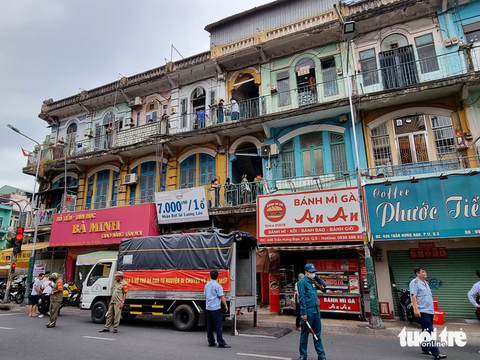 Di dời chung cư cấp D TP.HCM: Sẽ hiệp thương với dân phương án bồi thường - Ảnh 1. Di dời chung cư cấp D TP.HCM: Sẽ hiệp thương với dân phương án bồi thường - Ảnh 1.