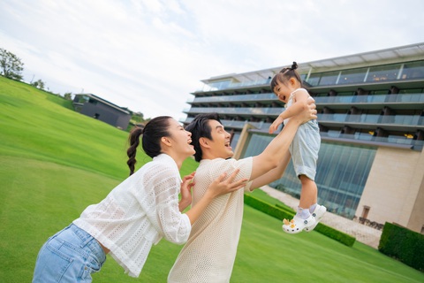 Đông Nhi - Ông Cao Thắng tung MV kỷ niệm 14 năm yêu nhau cùng con gái Winnie - Ảnh 3. Đông Nhi - Ông Cao Thắng tung MV kỷ niệm 14 năm yêu nhau cùng con gái Winnie - Ảnh 3.