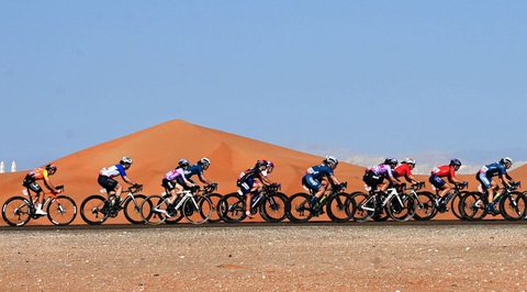 Nguyễn Thị Thật vượt chặng đua gian khổ ở UAE Tour 2023 - Ảnh 2. Nguyễn Thị Thật vượt chặng đua gian khổ ở UAE Tour 2023 - Ảnh 2.