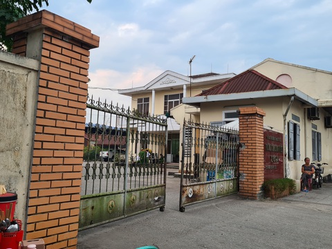 Công an phong tỏa trụ sở trung tâm đăng kiểm ở Huế - Ảnh 1. Công an phong tỏa trụ sở trung tâm đăng kiểm ở Huế - Ảnh 1.