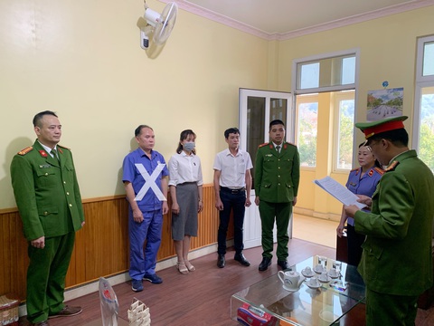 Khởi tố giám đốc trung tâm đăng kiểm Sơn La vì nhận hối lộ - Ảnh 1. Khởi tố giám đốc trung tâm đăng kiểm Sơn La vì nhận hối lộ - Ảnh 1.