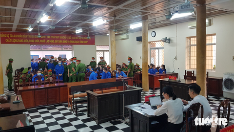Đang xét xử ‘trùm buôn lậu’ Mười Tường và đồng phạm về 51kg vàng - Ảnh 1. Đang xét xử ‘trùm buôn lậu’ Mười Tường và đồng phạm về 51kg vàng - Ảnh 1.
