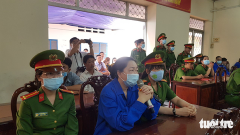 Đang xét xử ‘trùm buôn lậu’ Mười Tường và đồng phạm về 51kg vàng - Ảnh 5. Đang xét xử ‘trùm buôn lậu’ Mười Tường và đồng phạm về 51kg vàng - Ảnh 5.