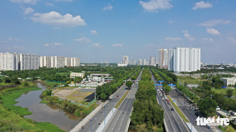 Đường phố Sài Gòn - Những ký ức thân thương - Kỳ 11: Mai Chí Thọ - con đường phát triển - Ảnh 2. Liền mạch với đại lộ Võ Văn Kiệt qua đường hầm sông Sài Gòn, đường Mai Chí Thọ là trục kết nối các khu vực kinh tế trọng điểm từ phía đông sang phía tây TP.HCM - Ảnh: Tự Trung
