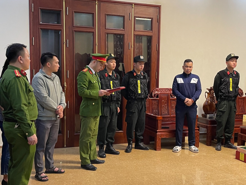 Bắt giám đốc công ty đăng kiểm ở Bắc Kạn vì chỉ đạo nhân viên nhận hối lộ - Ảnh 1. Bắt giám đốc công ty đăng kiểm ở Bắc Kạn vì chỉ đạo nhân viên nhận hối lộ - Ảnh 1.
