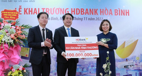 Ngân hàng mở rộng mạng lưới, tăng sức bật cho kinh tế địa phương - Ảnh 2. HDBank Hòa Bình khai trương tháng 11-2022, mang đến một sự lựa chọn mới cho người dân - Ảnh: HDB