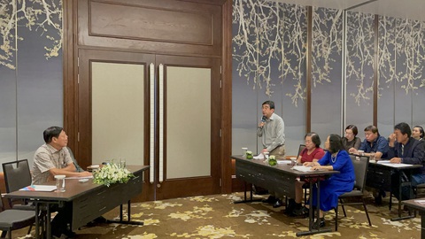 Chỉ được lấy xăng dầu từ ba đầu mối sẽ làm méo mó thị trường, vi phạm Luật cạnh tranh - Ảnh 1. Chỉ được lấy xăng dầu từ ba đầu mối sẽ làm méo mó thị trường, vi phạm Luật cạnh tranh - Ảnh 1.