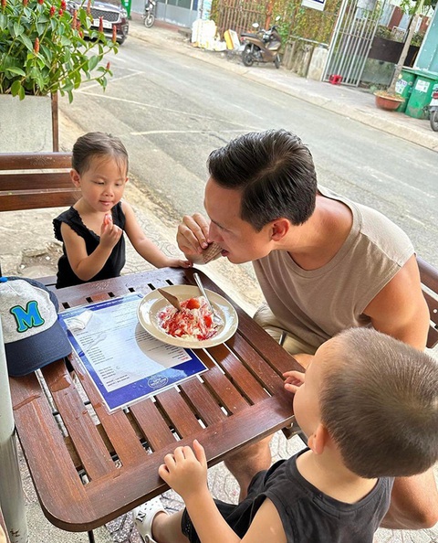 Ảnh vui sao Việt 13-2: Vợ chồng Tăng Thanh Hà tạo dáng vui nhộn - Ảnh 2. Ảnh vui sao Việt 13-2: Vợ chồng Tăng Thanh Hà tạo dáng vui nhộn - Ảnh 2.
