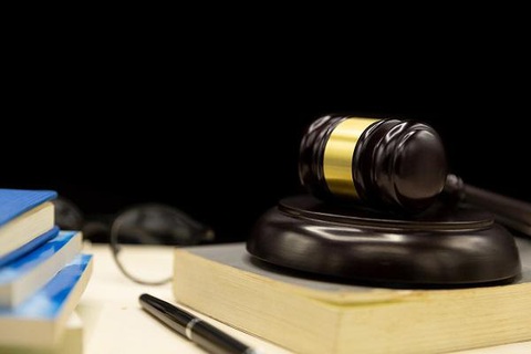 Chuyên viên pháp chế có vai trò gì? Mô tả công việc chi tiết - Phần cuối - Ảnh 2. Mức lương của chuyên viên pháp lý khá cao và hấp dẫn - Ảnh: Internet