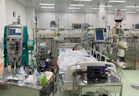 12 ngày sóng gió chạy ECMO cứu bé 13 tuổi viêm cơ tim tối cấp - Ảnh 1. 12 ngày sóng gió chạy ECMO cứu bé 13 tuổi viêm cơ tim tối cấp - Ảnh 1.