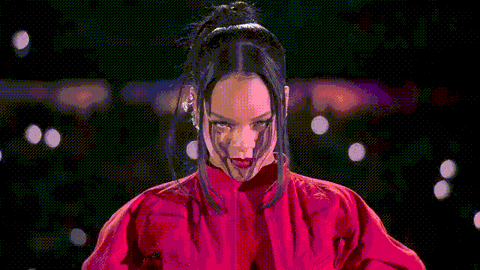 Concert khoe bụng bầu của Rihanna bị khiếu nại vì gợi dục - Ảnh 4. Concert khoe bụng bầu của Rihanna bị khiếu nại vì gợi dục - Ảnh 4.
