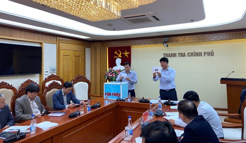 Kiểm soát tài sản của cán bộ để phòng chống tham nhũng - Ảnh 1. Thanh tra Chính phủ tiến hành bốc thăm ngẫu nhiên 67 cán bộ để tiến hành xác minh tài sản, thu nhập tăng thêm năm 2023 - Ảnh: TTCP