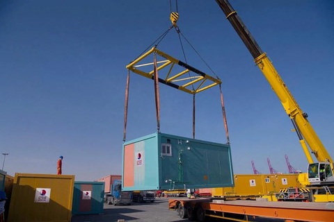 Quốc vương Qatar tặng 10.000 cabin dùng trong World Cup cho Thổ Nhĩ Kỳ, Syria - Ảnh 1. Quốc vương Qatar tặng 10.000 cabin dùng trong World Cup cho Thổ Nhĩ Kỳ, Syria - Ảnh 1.