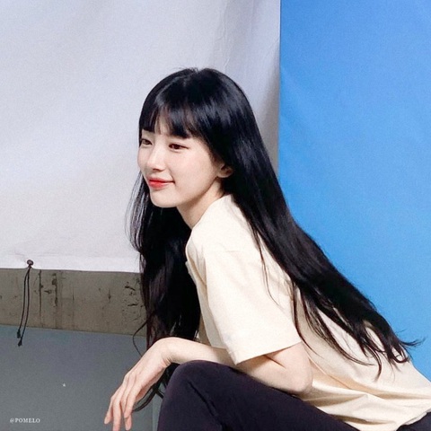 Tình đầu quốc dân Suzy bị chê về nhan sắc - Ảnh 2. Tình đầu quốc dân Suzy bị chê về nhan sắc - Ảnh 2.