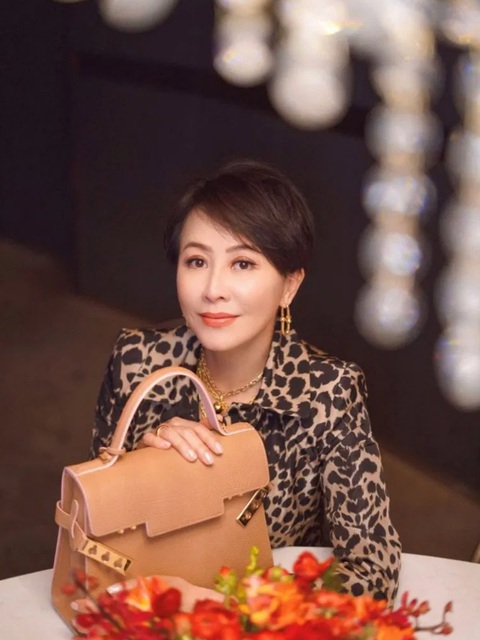 Hoa mắt với bộ sưu tập túi xách hàng hiệu của Lưu Gia Linh - Ảnh 4. Hoa mắt với bộ sưu tập túi xách hàng hiệu của Lưu Gia Linh - Ảnh 4.
