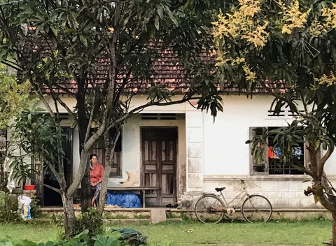 Về nhà bằng đôi chân ký ức - Ảnh 1. Về nhà bằng đôi chân ký ức - Ảnh 1.