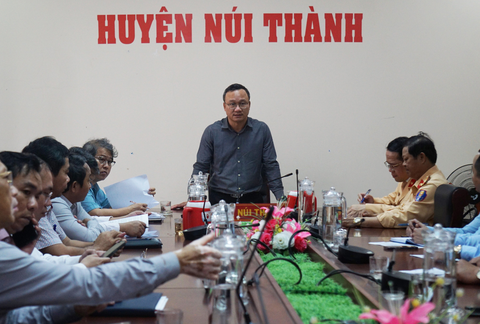 Vụ tai nạn 8 người chết: Đoạn đường xảy ra tai nạn chưa được bàn giao khai thác - Ảnh 1. Vụ tai nạn 8 người chết: Đoạn đường xảy ra tai nạn chưa được bàn giao khai thác - Ảnh 1.