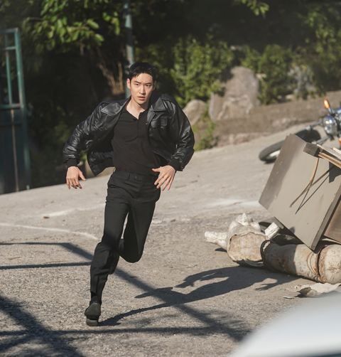 Lee Je Hoon khoe body mlem mlem trong phần 2 siêu phẩm rating Taxi driver - Ảnh 6. Lee Je Hoon khoe body mlem mlem trong phần 2 siêu phẩm rating Taxi driver - Ảnh 6.