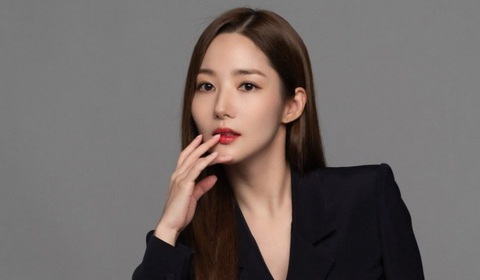 Park Min Young lại gặp vận xui vì tình cũ - Ảnh 2. Park Min Young lại gặp vận xui vì tình cũ - Ảnh 2.