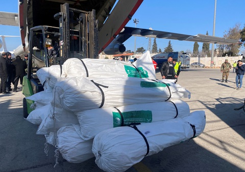 Viện trợ động đất: Máy bay Saudi Arabia lần đầu tới Syria sau hơn 10 năm - Ảnh 1. Viện trợ động đất: Máy bay Saudi Arabia lần đầu tới Syria sau hơn 10 năm - Ảnh 1.