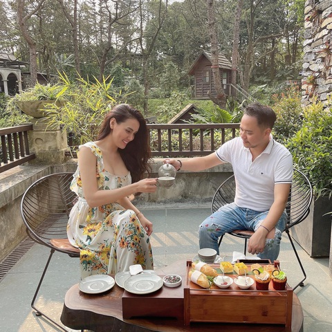 Valentine của sao: Quốc Nghiệp hôn Ngọc Mai, Phạm Quỳnh Anh đăng ảnh cầu hôn - Ảnh 7. Valentine của sao: Quốc Nghiệp hôn Ngọc Mai, Phạm Quỳnh Anh đăng ảnh cầu hôn - Ảnh 7.