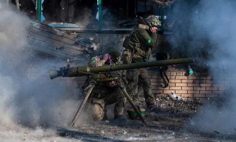 Ukraine thừa nhận Bakhmut đang lâm nguy - Ảnh 1. Ukraine thừa nhận Bakhmut đang lâm nguy - Ảnh 1.