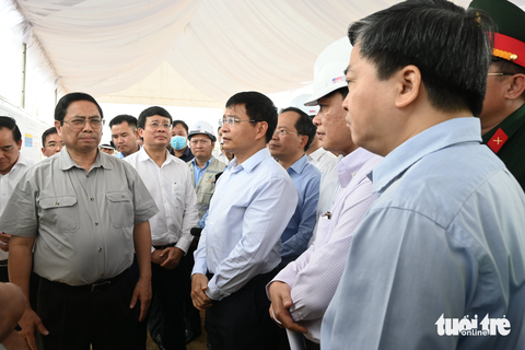 Thủ tướng: Hoàn thành sớm cầu Rạch Miễu 2 sẽ có thưởng - Ảnh 1. Thủ tướng: Hoàn thành sớm cầu Rạch Miễu 2 sẽ có thưởng - Ảnh 1.