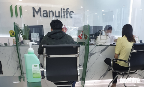 Điều tra Ép mua bảo hiểm: Ngân hàng - bảo hiểm và cú bắt tay ngàn tỉ - Ảnh 3. Điều tra Ép mua bảo hiểm: Ngân hàng - bảo hiểm và cú bắt tay ngàn tỉ - Ảnh 3.