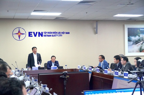 EVN ‘khó khăn chưa từng có’ nhưng phải cân nhắc khi điều chỉnh giá điện - Ảnh 2. EVN ‘khó khăn chưa từng có’ nhưng phải cân nhắc khi điều chỉnh giá điện - Ảnh 2.