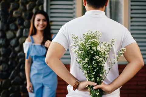 Ông mai bà mối thời hiện đại mách nước thả thính hiệu quả nhất - Ảnh 1. Ông mai bà mối thời hiện đại mách nước thả thính hiệu quả nhất - Ảnh 1.