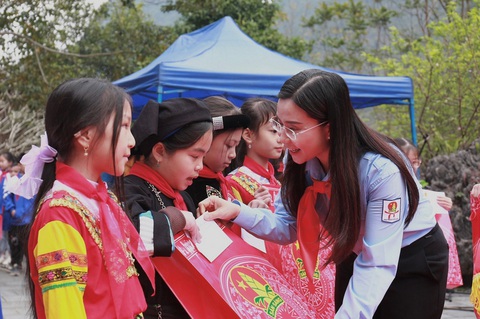 Tròn 80 năm ngày Anh hùng Kim Đồng hy sinh, phát động phong trào thi đua ngàn việc tốt - Ảnh 2. Tròn 80 năm ngày Anh hùng Kim Đồng hy sinh, phát động phong trào thi đua ngàn việc tốt - Ảnh 2.