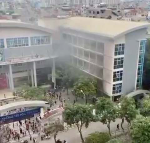 Cháy tại Trường tiểu học Yên Hòa - Ảnh 1. Cháy tại Trường tiểu học Yên Hòa - Ảnh 1.