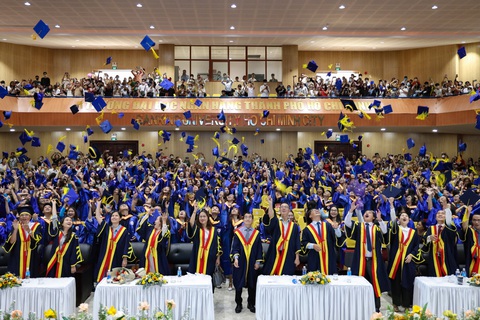 Gần 99% sinh viên một trường đại học tốt nghiệp khá, giỏi - Ảnh 1. Gần 99% sinh viên một trường đại học tốt nghiệp khá, giỏi - Ảnh 1.