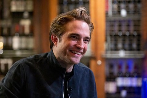 Robert Pattinson phản ứng bất ngờ khi quá nổi tiếng vì Chạng vạng - Ảnh 1. Robert Pattinson phản ứng bất ngờ khi quá nổi tiếng vì Chạng vạng - Ảnh 1.