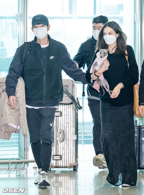 Ông trùm K-pop Lee Soo Man bị tố trốn thuế, muốn buôn cần sa - Ảnh 6. Ông trùm K-pop Lee Soo Man bị tố trốn thuế, muốn buôn cần sa - Ảnh 6.