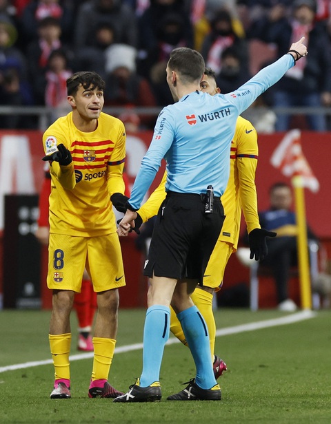 Báo Tây Ban Nha tiết lộ 33 khoản Barca hối lộ trọng tài - Ảnh 1. Báo Tây Ban Nha tiết lộ 33 khoản Barca hối lộ trọng tài - Ảnh 1.