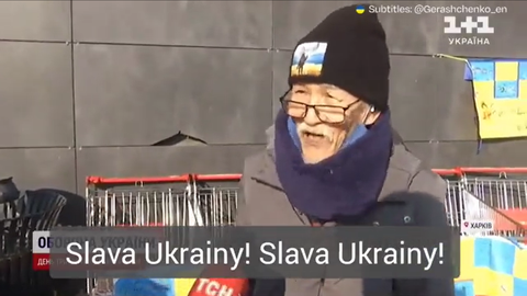 Cụ ông người Nhật không ngại sống dưới nhà ga, giúp cư dân Ukraine cầm cự mỗi ngày - Ảnh 1. Cụ ông người Nhật không ngại sống dưới nhà ga, giúp cư dân Ukraine cầm cự mỗi ngày - Ảnh 1.