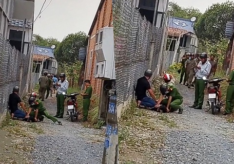 Bắt người đàn ông nghi ngáo đá giết mẹ ruột ở Tây Ninh - Ảnh 1. Bắt người đàn ông nghi ngáo đá giết mẹ ruột ở Tây Ninh - Ảnh 1.