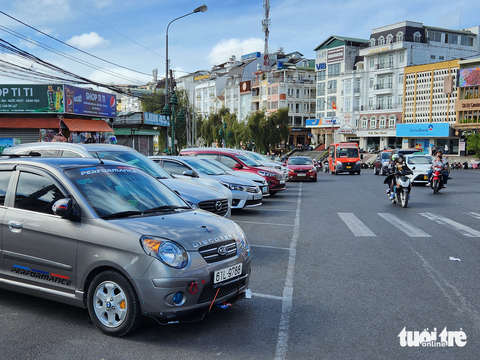 Yêu cầu Đà Lạt kiểm tra việc trúng đấu giá ở các bãi xe thu phí tính bằng phút - Ảnh 2. Yêu cầu Đà Lạt kiểm tra việc trúng đấu giá ở các bãi xe thu phí tính bằng phút - Ảnh 2.
