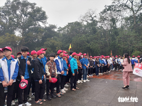Cấm lợi dụng hoạt động giáo dục ngoài nhà trường để đưa học trò đi du lịch - Ảnh 1. Cấm lợi dụng hoạt động giáo dục ngoài nhà trường để đưa học trò đi du lịch - Ảnh 1.