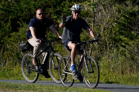 Ông Biden 80 tuổi vẫn ‘khỏe mạnh, minh mẫn, có thể làm tổng thống’ - Ảnh 1. Ông Biden 80 tuổi vẫn ‘khỏe mạnh, minh mẫn, có thể làm tổng thống’ - Ảnh 1.